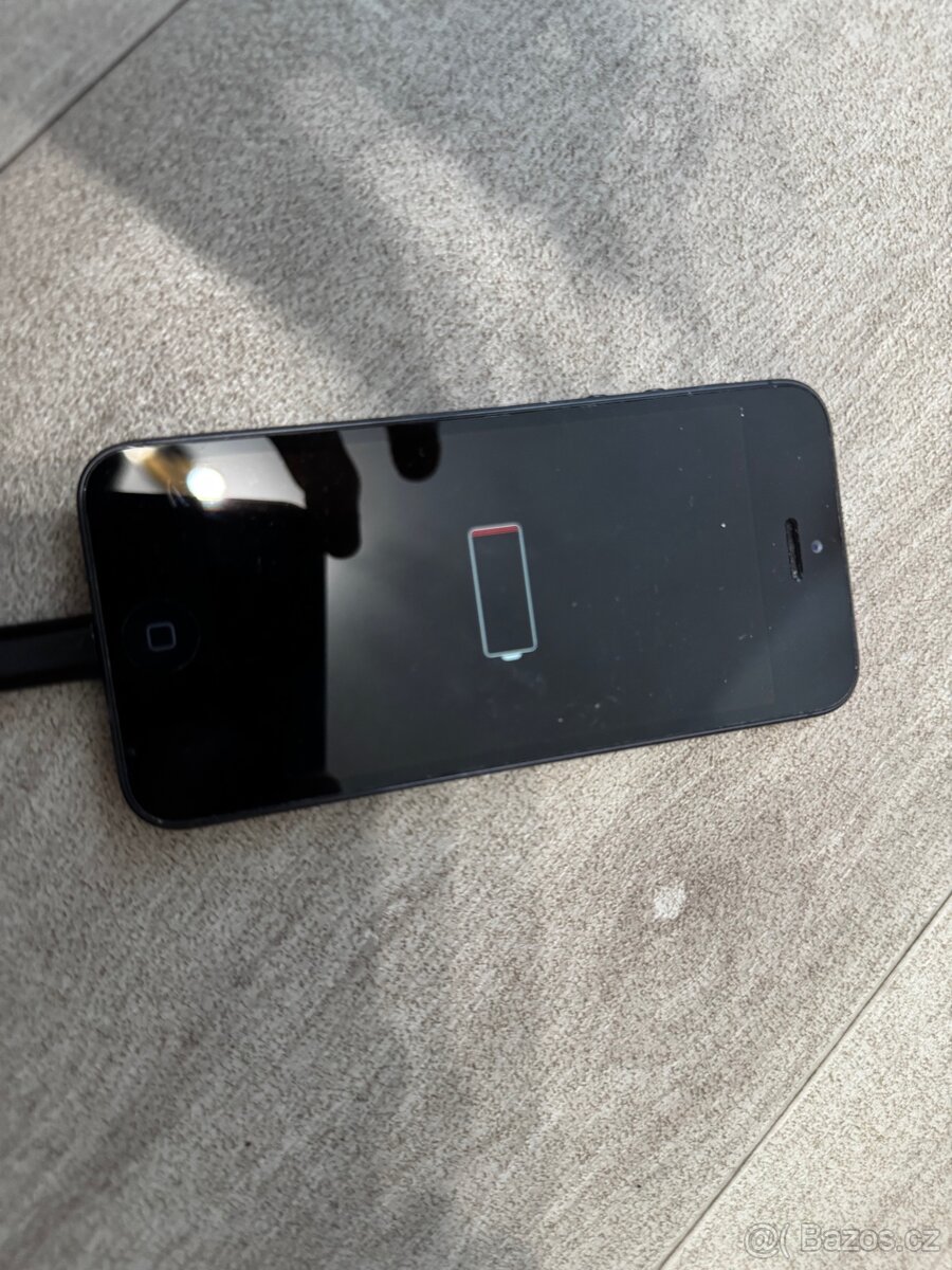 Konvolut iPhone různé modely - 7