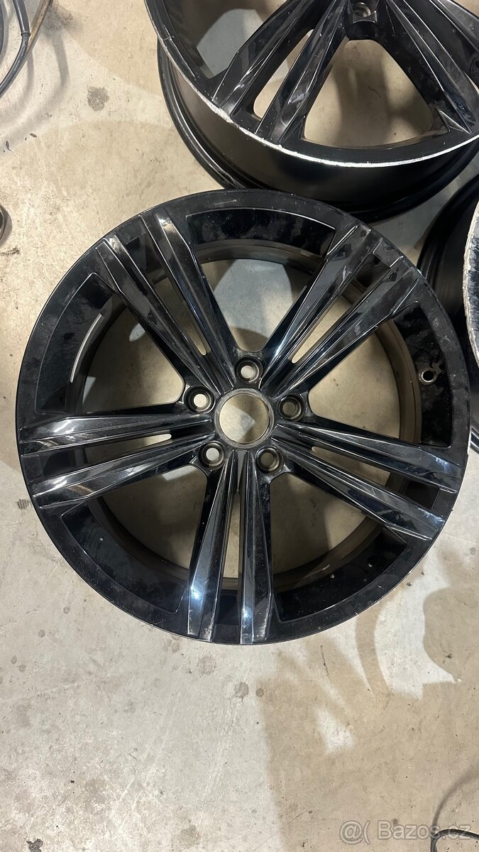 3x alu kola R 18 pro Volkswagen Tiguan (černá) - 7