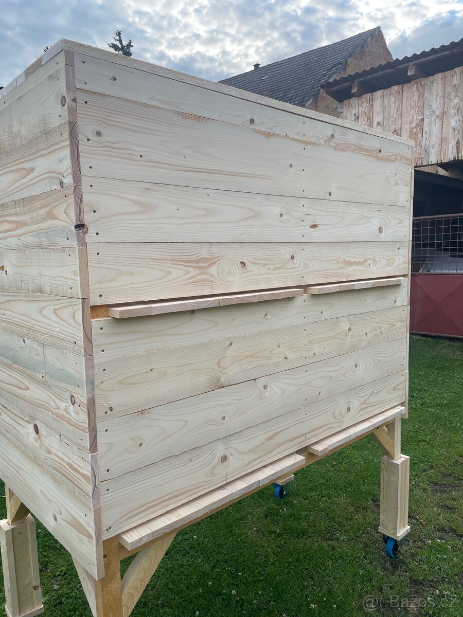 Králíkárna čtyři kotce. - 7