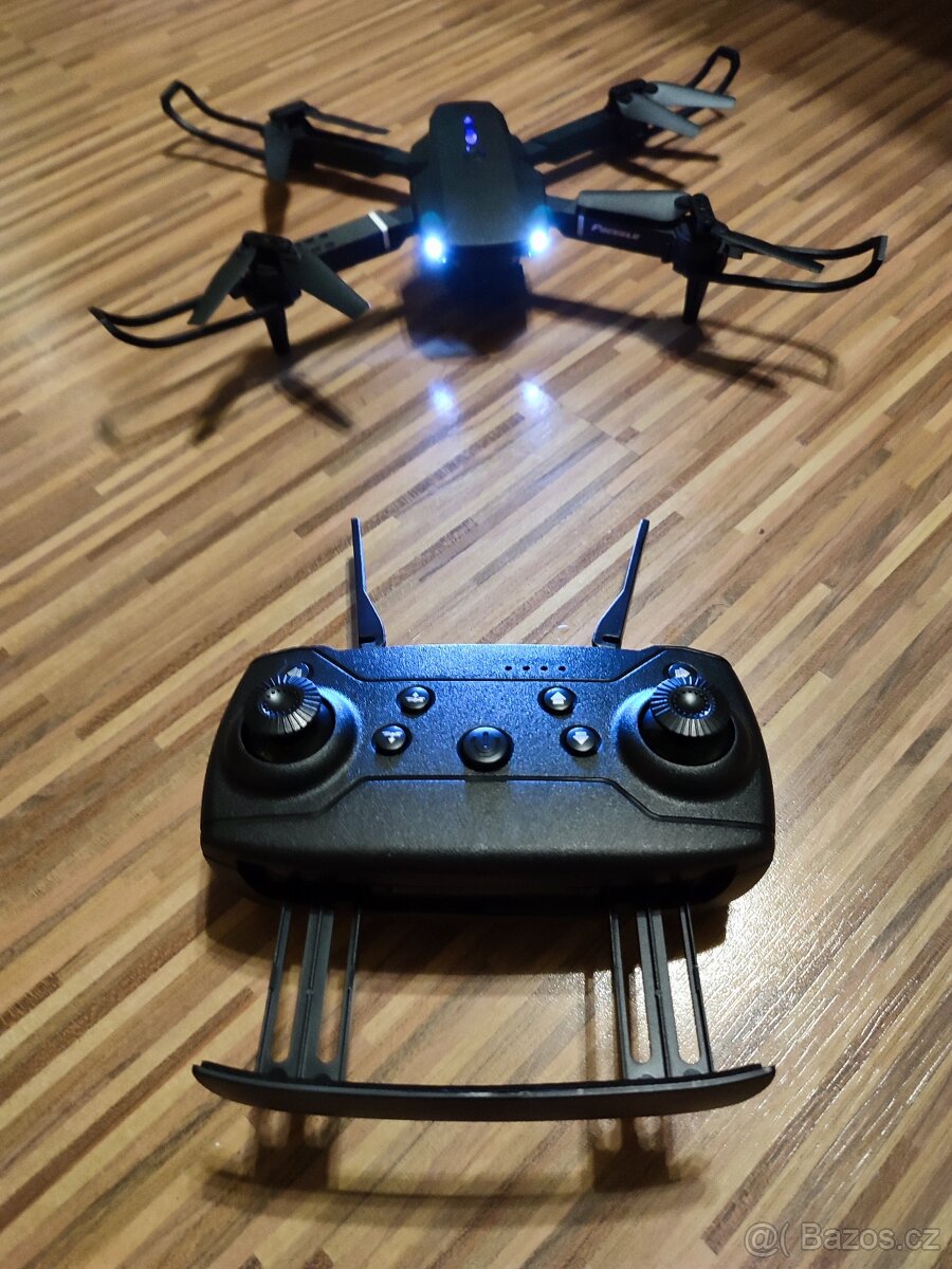 Dron E88 s Kamerou, Wifi - 7