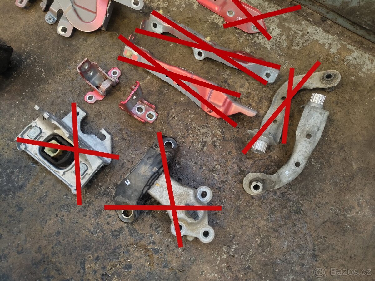 Clio IV - držáky, panty,... - 7