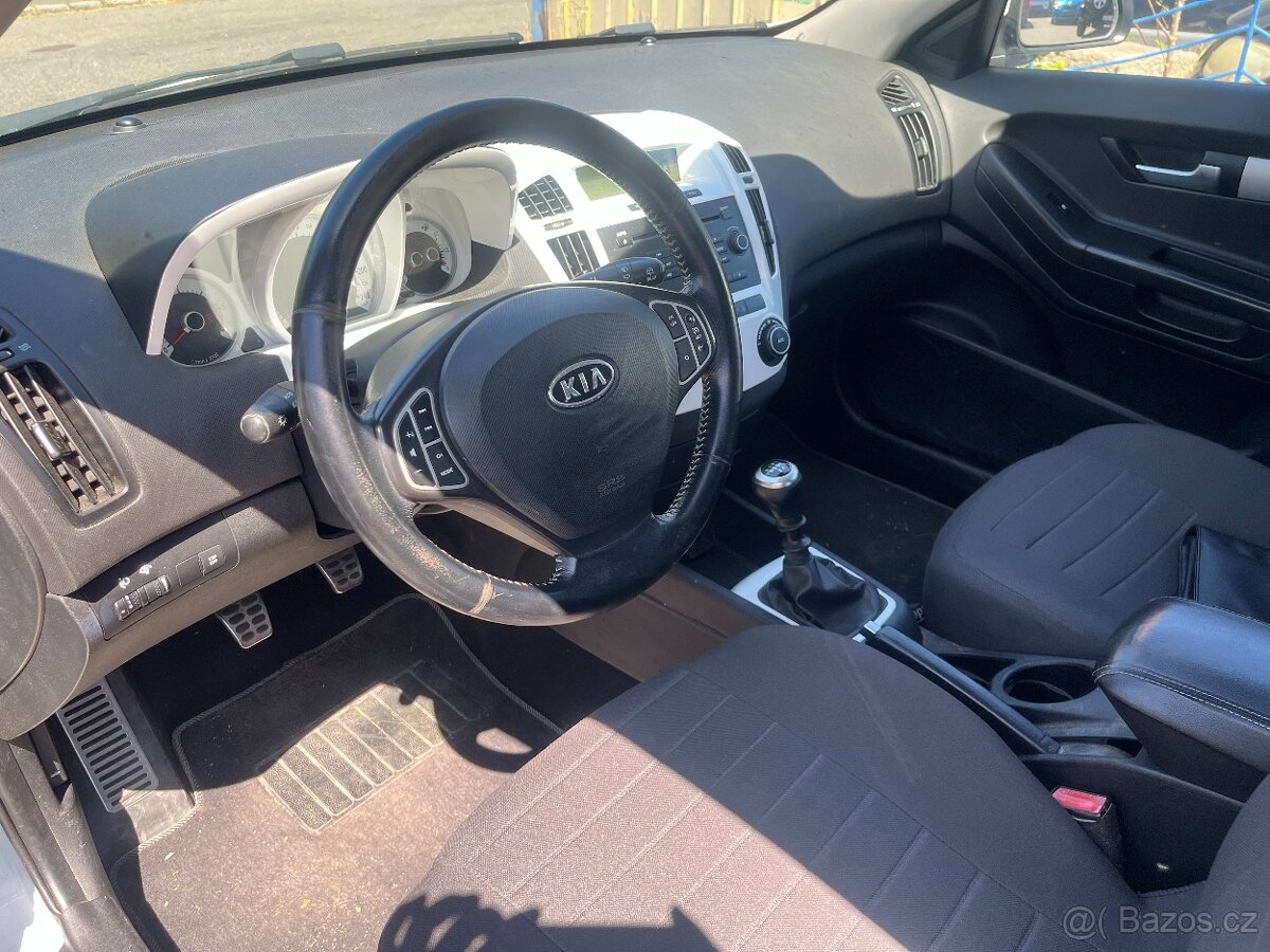 KIA PROCEED 1.6 CRDi Kupé - 7