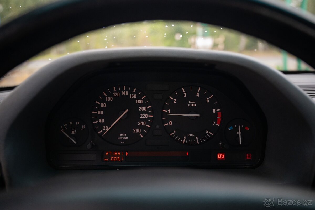 BMW E32 735i - 7