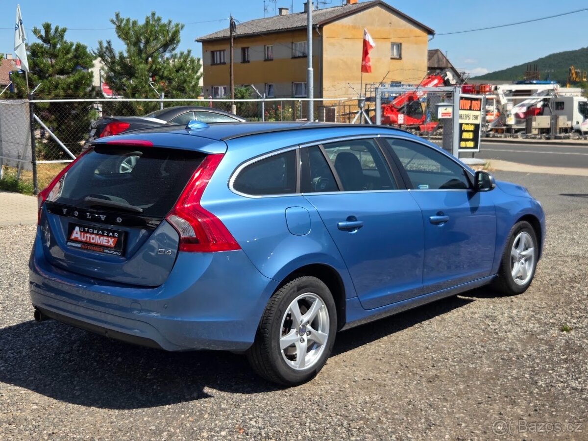 Volvo V60 2.0 D4- 120kw- NAVIGACE- A/C- SUPER - 7