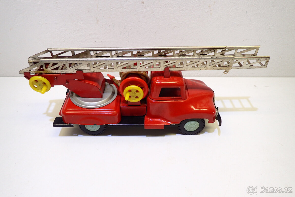 Hasičské Auto na setrvačník- staré Hračky - 7