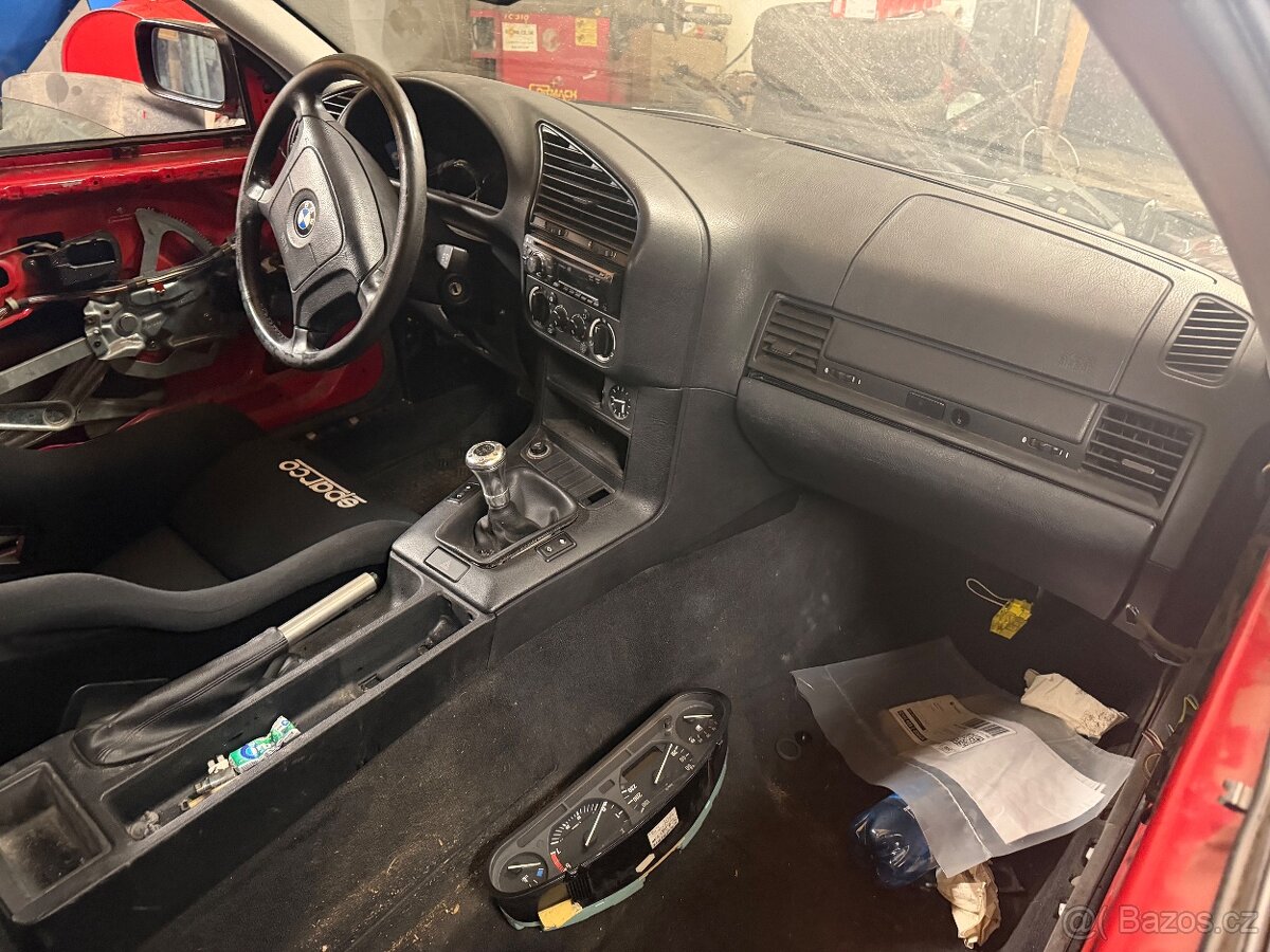 Bmw e36 coupe 323i - 7