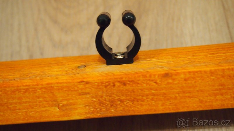 stojan na zeď na sedm prutů - 7