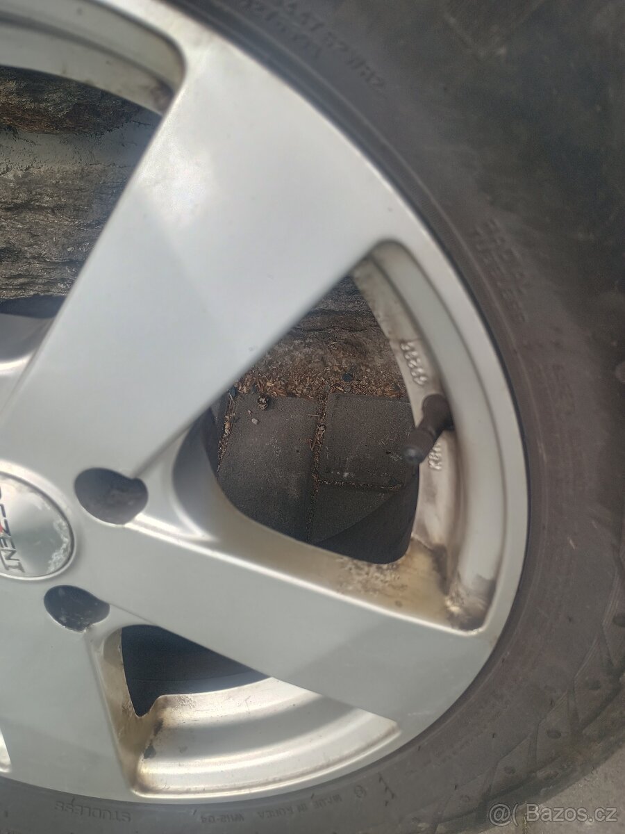 Zimní pneu 205/60 R16 + ALU disky 6,5J x 16 - 7