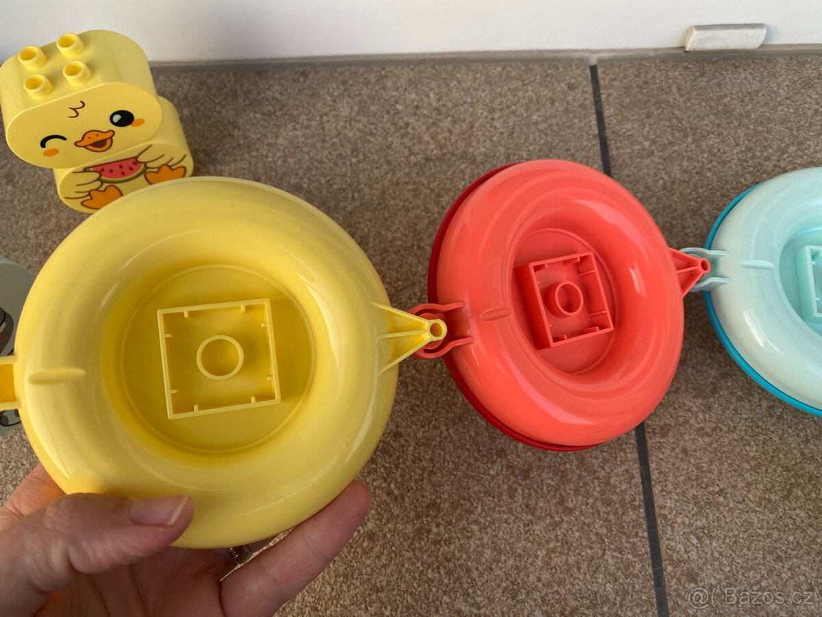 LEGO Duplo Legrace ve vaně Plovoucí vláček se zvířátky - 7