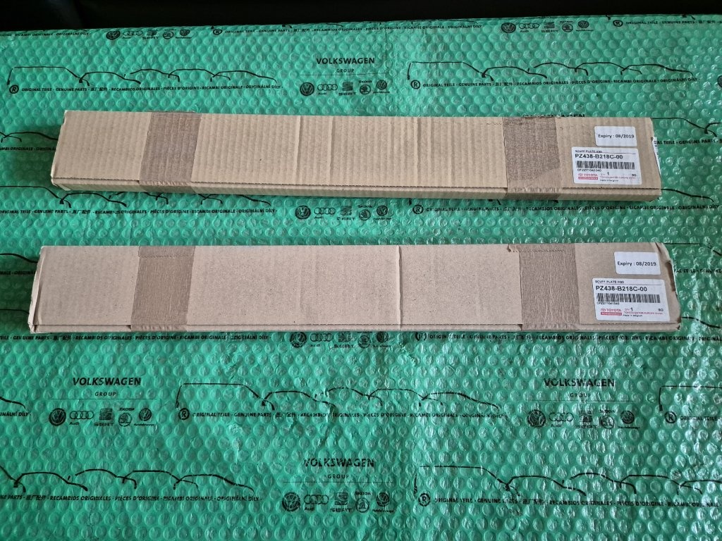 dekorativní ozdobné a ochranné lišty prahu Toyota Yaris , Au - 7