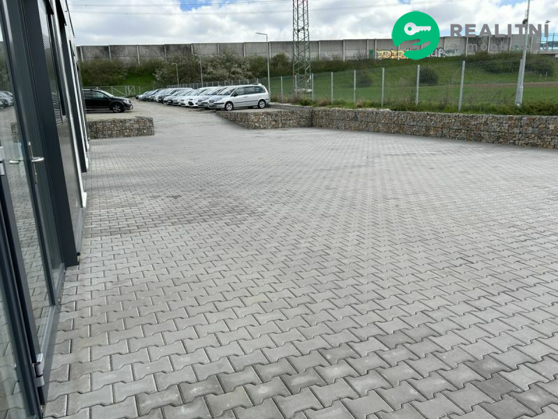 Novostavba haly, pozemek 3000m2, 8km od Brna, u D1 - 7