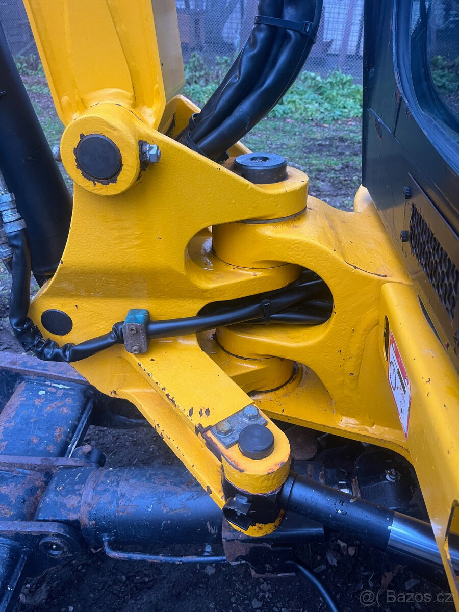 Pásový minibagr JCB 8025. - 7