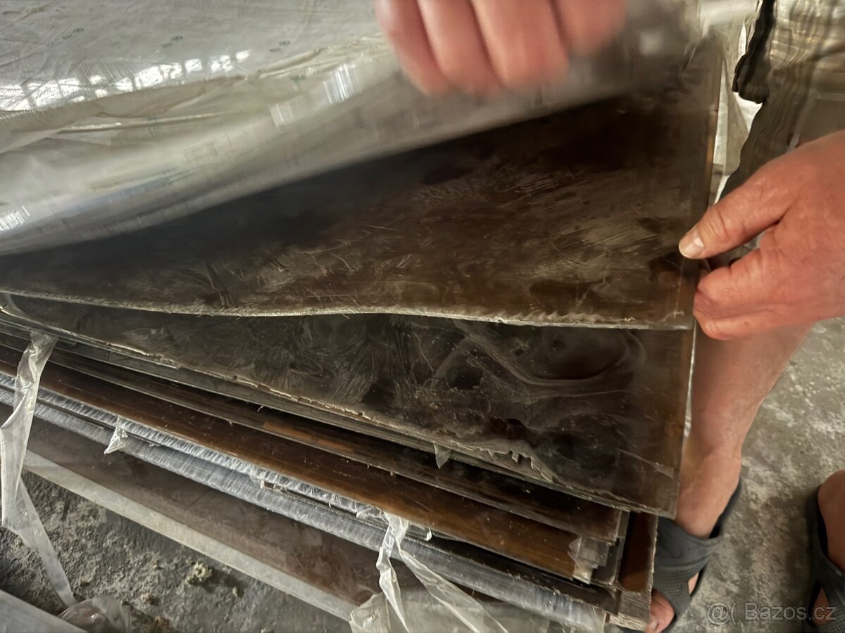 Polykarbonát , plexisklo - 7