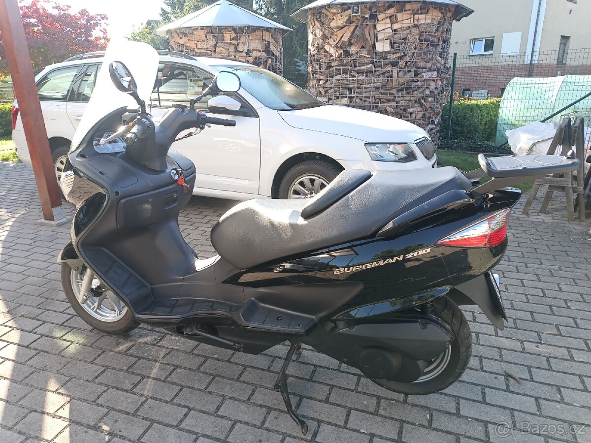 Suzuki Burgman 200 uh - 7