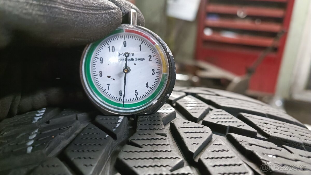 18" Nokian WRd4 225/50/18 XL - 7