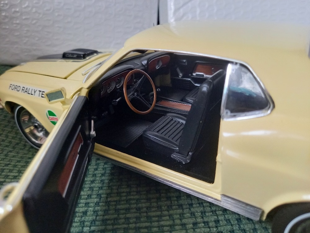 Prodám Ford Mustang Mach 1 - 1:18 -Highway61-nový,limitovaný - 7