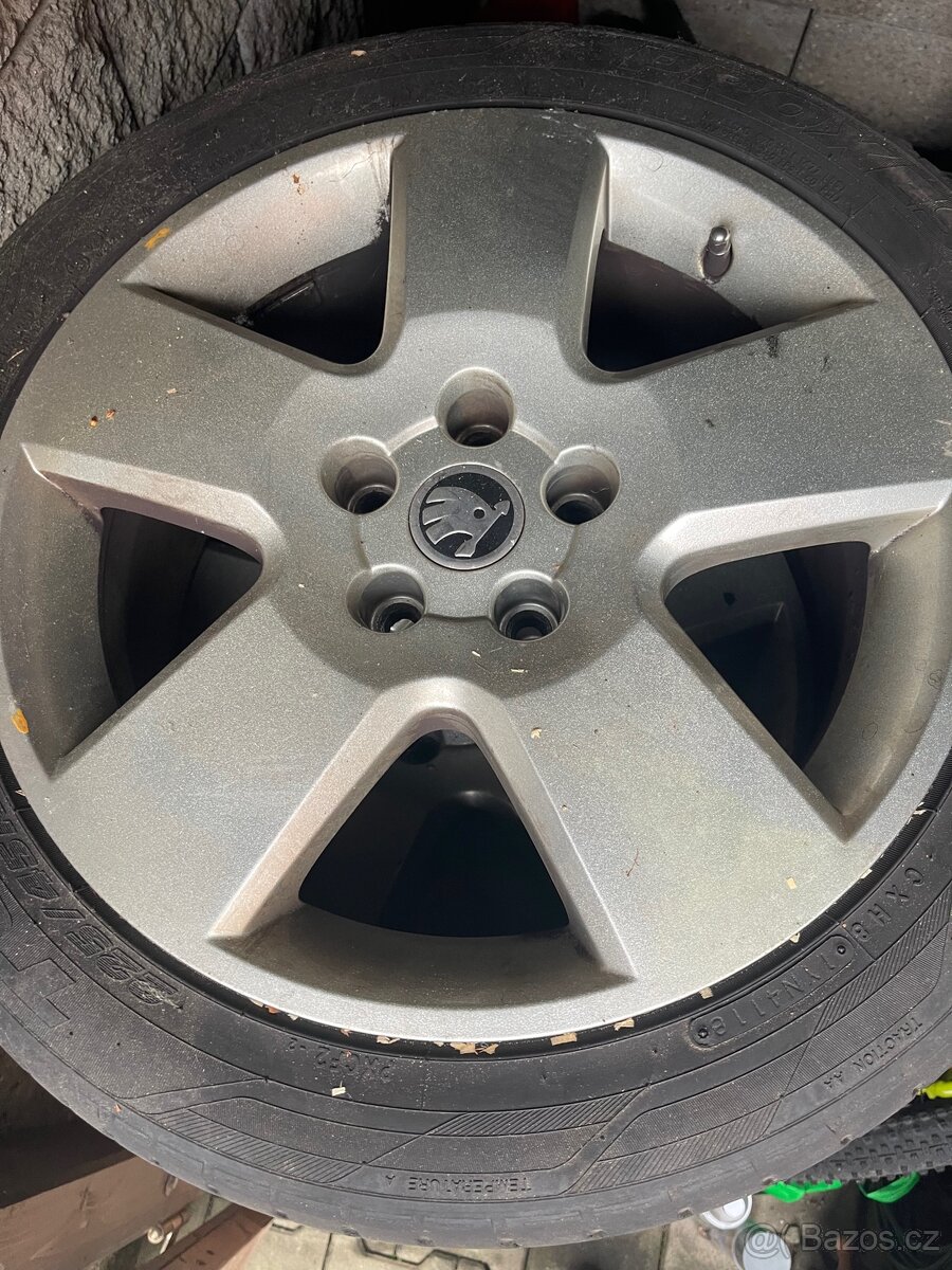 Škoda Superb 1 kola letní 17 - 7