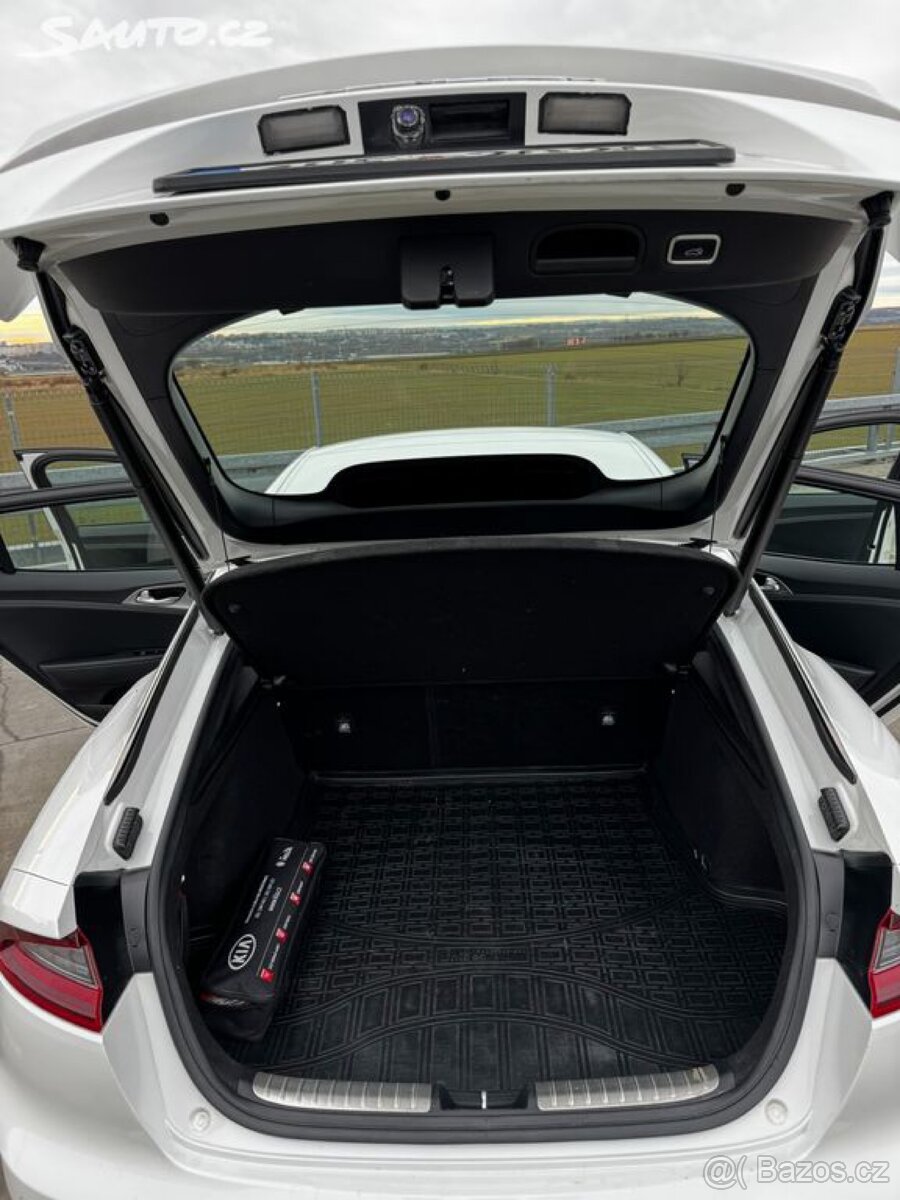 Kia Stinger GT 3.3 V6 2020 , Servis jen Kia - 7