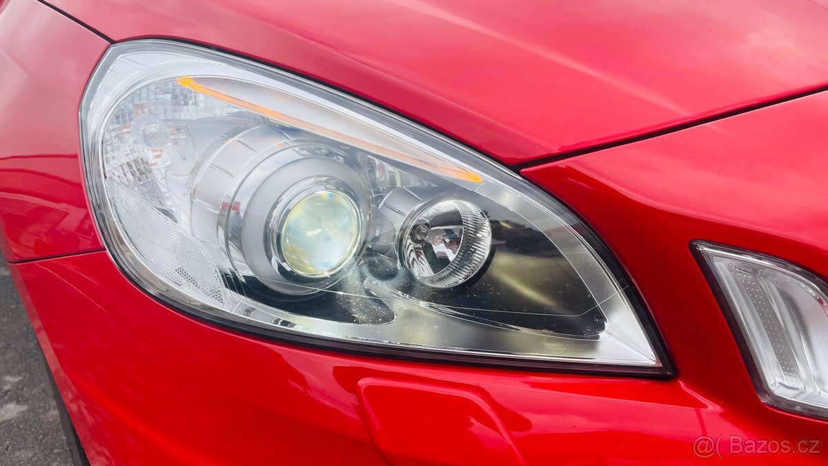 Volvo V60 D5, 151 KW R-design nebourané - 7