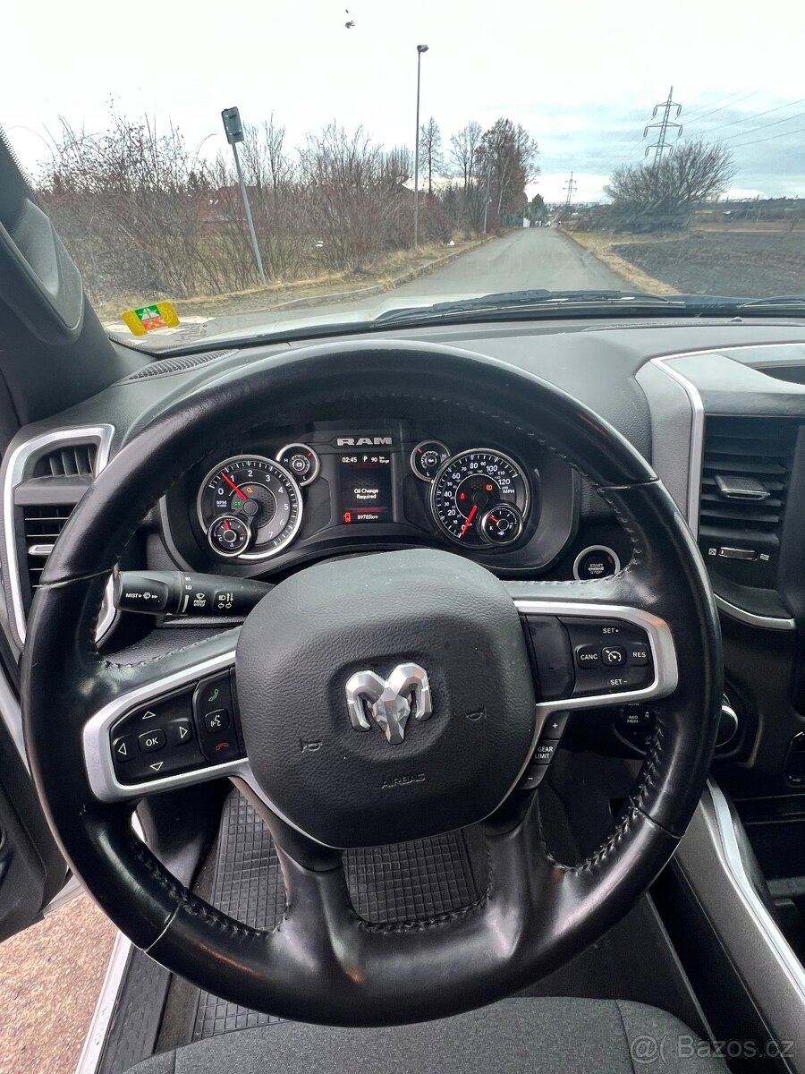 Pronájem Dodge Ram 5.7 Hemi - 7