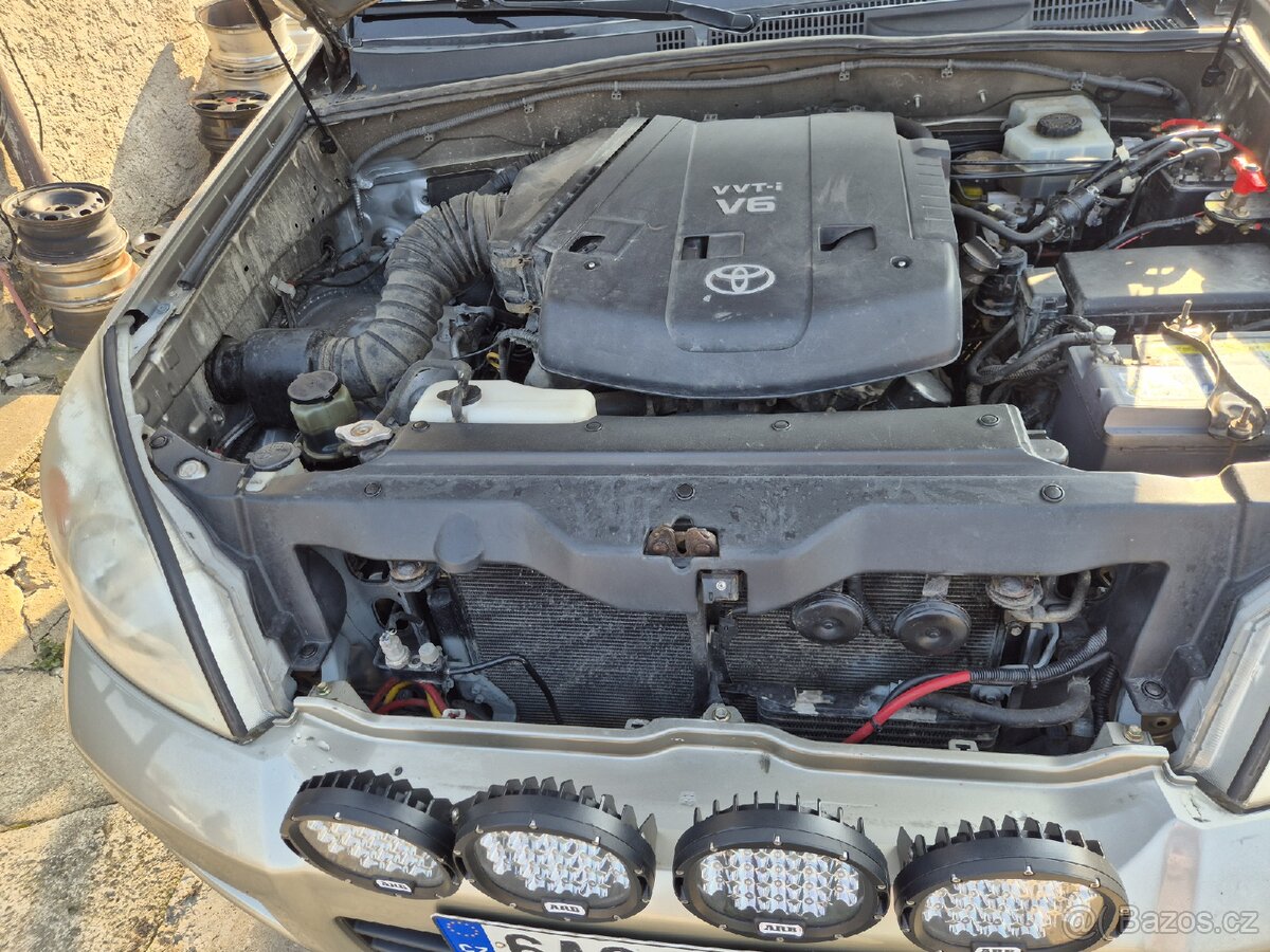 Toyota Land Cruiser 120 4.0 V6 - 7