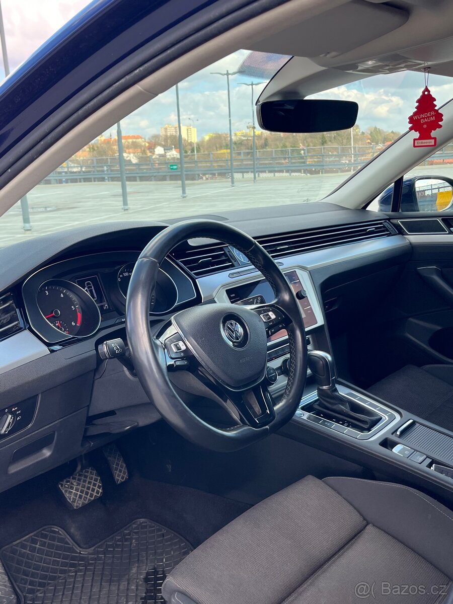 Volkswagen Passat - 7