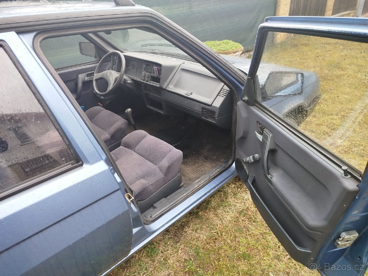 Škoda Forman GLX 1994 40kw BMM STK do 7/27 - 7