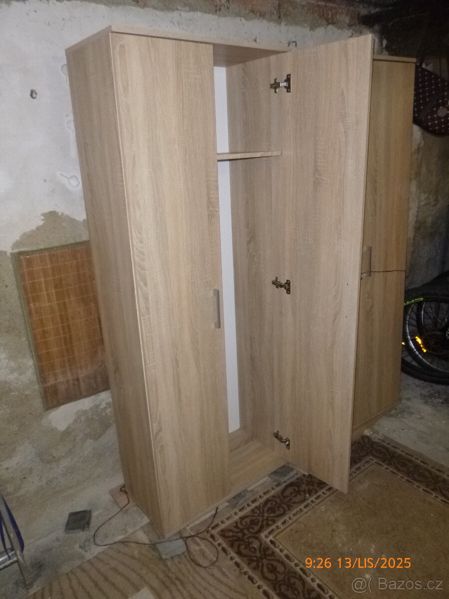 Prodám šatní skříně - 7