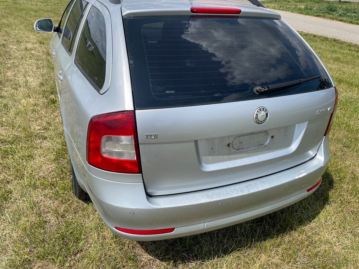 Rozprodám ND Octavii 2 1.6TDI - 7