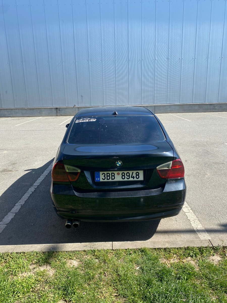 BMW E90 320D - 7