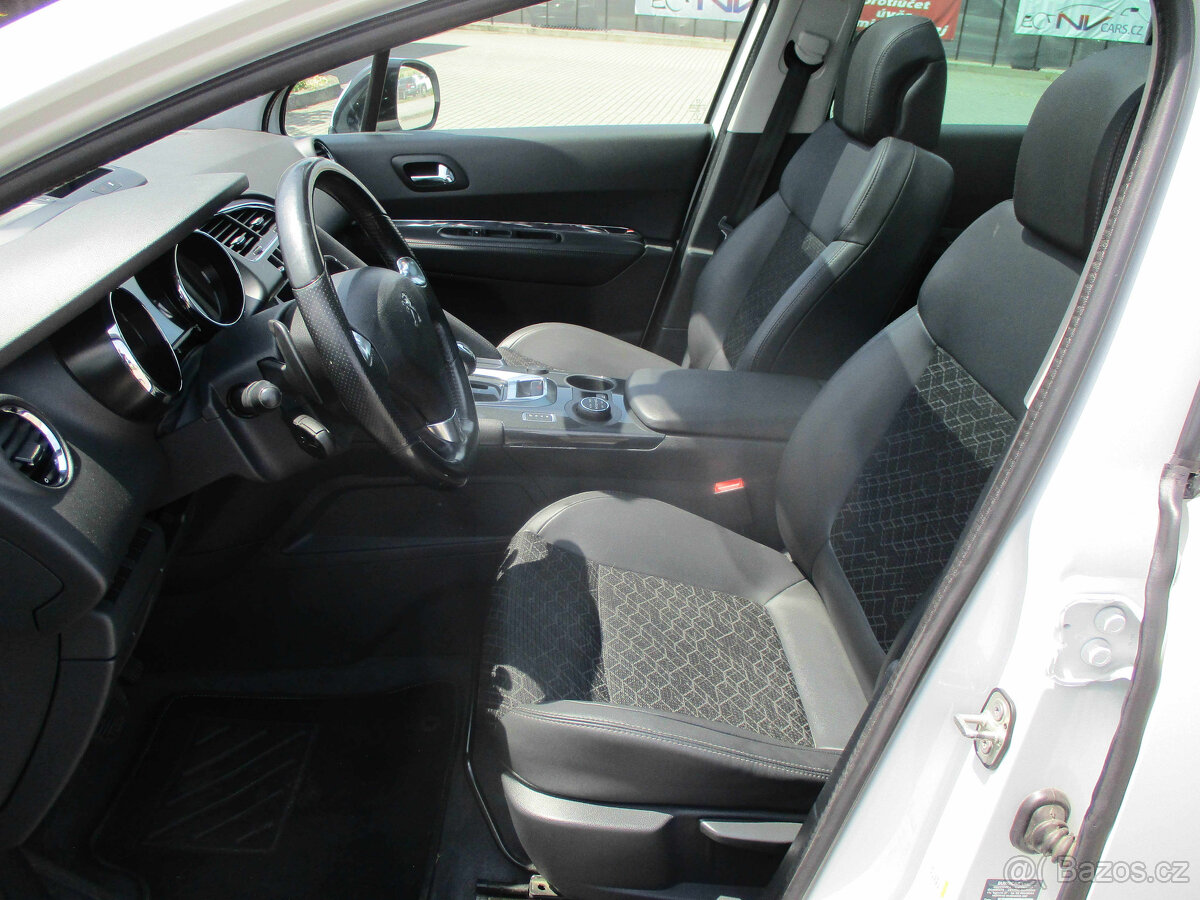 PEUGEOT 3008 Hybrid 4x4 Allure Pano Navi LED 2015 - 7