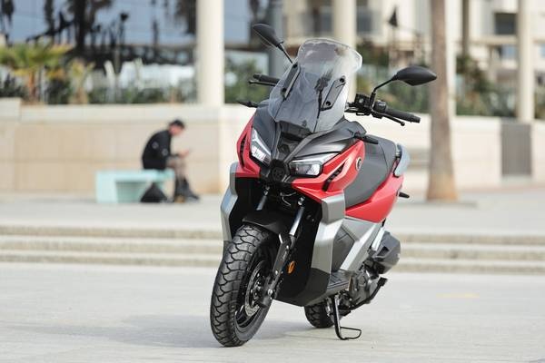 Skútr Voge SR1 125i ADV Červený - nový, záruka 4 roky - 7