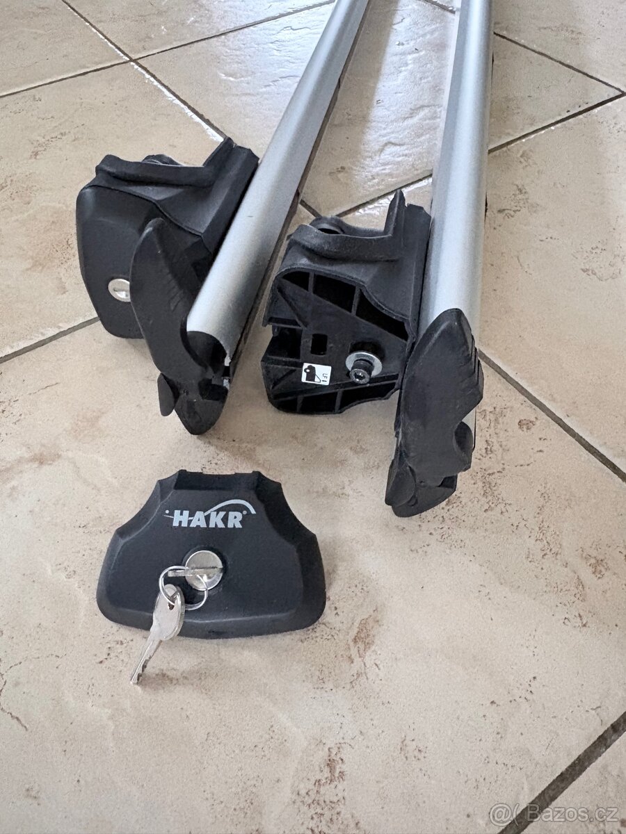 Prodám příčný střešní nosič Hakr - 7