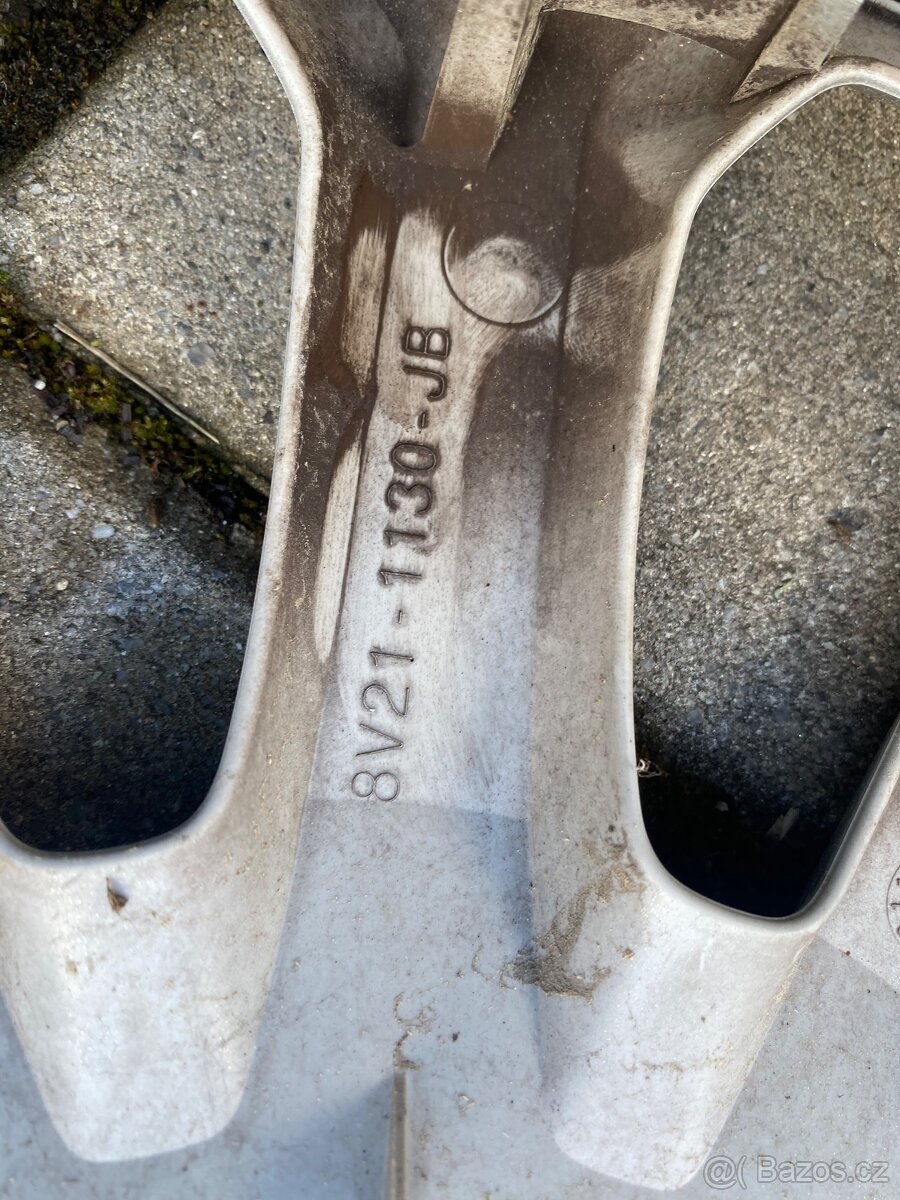 Poklice Ford 15” - 7