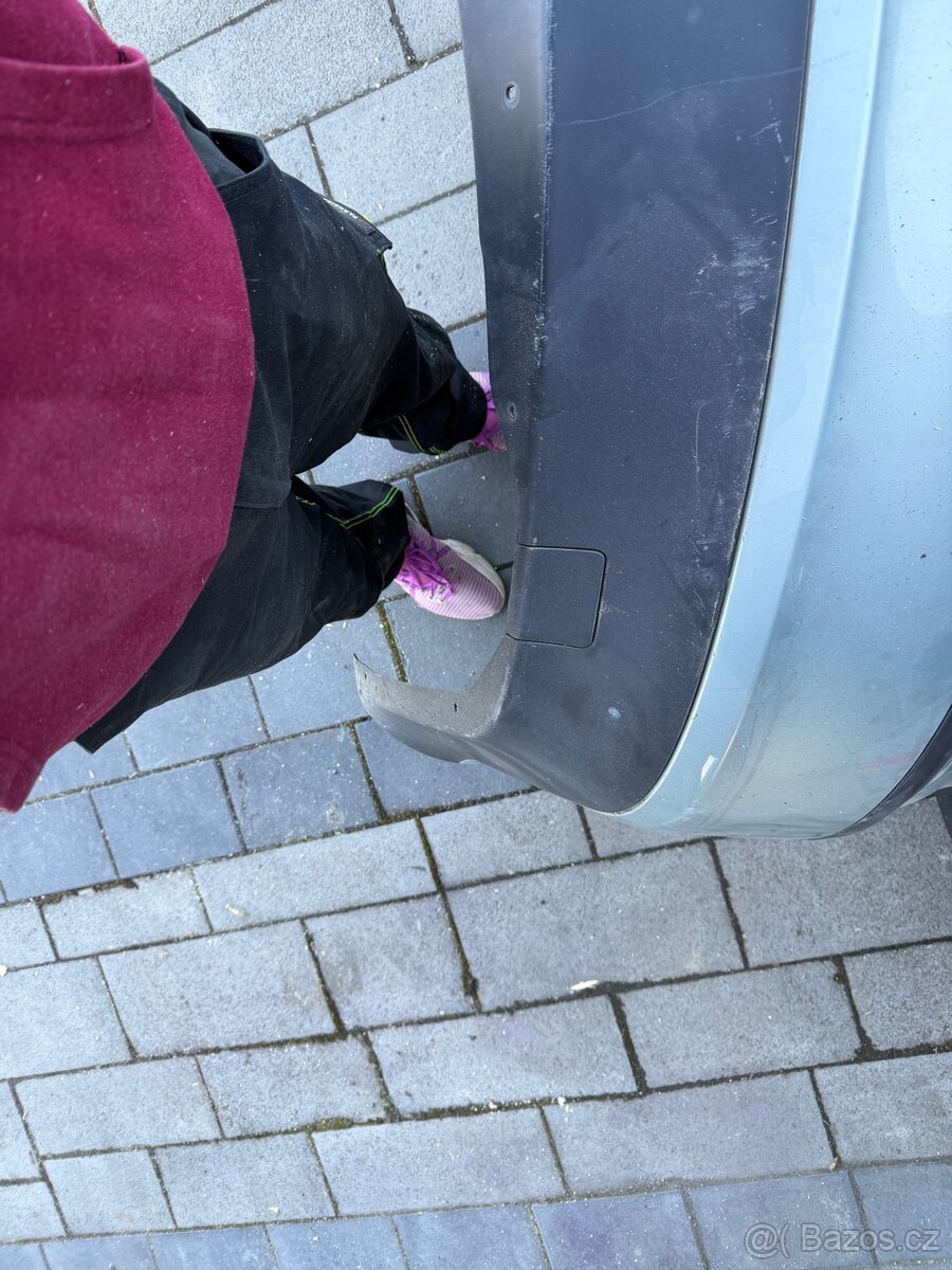 Nárazníky Škoda octavia 2 sedan - 7