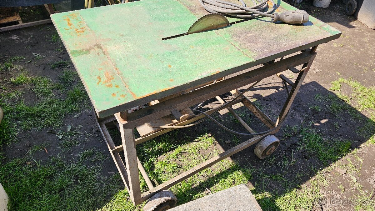 Velká cirkulárka, silný motor. - 7