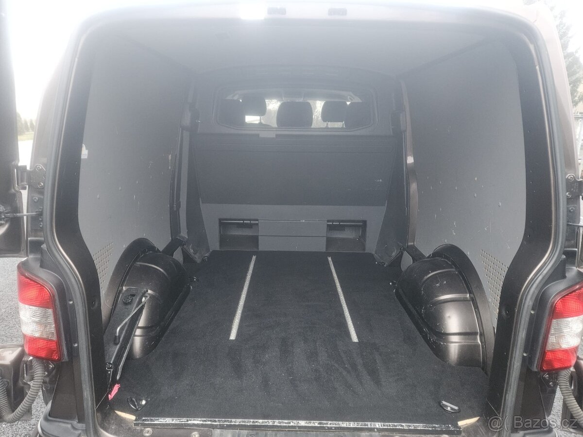 VW TRANSPORTER T5 FACE LONG 2.0TDI DSG 103KW 5MÍST - 7