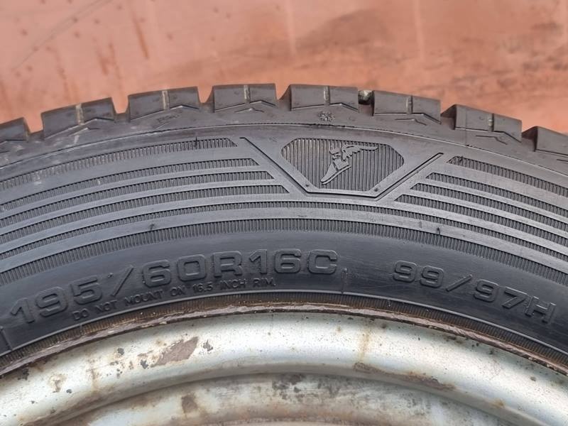 Zimní Goodyear 195/60/16C - 7