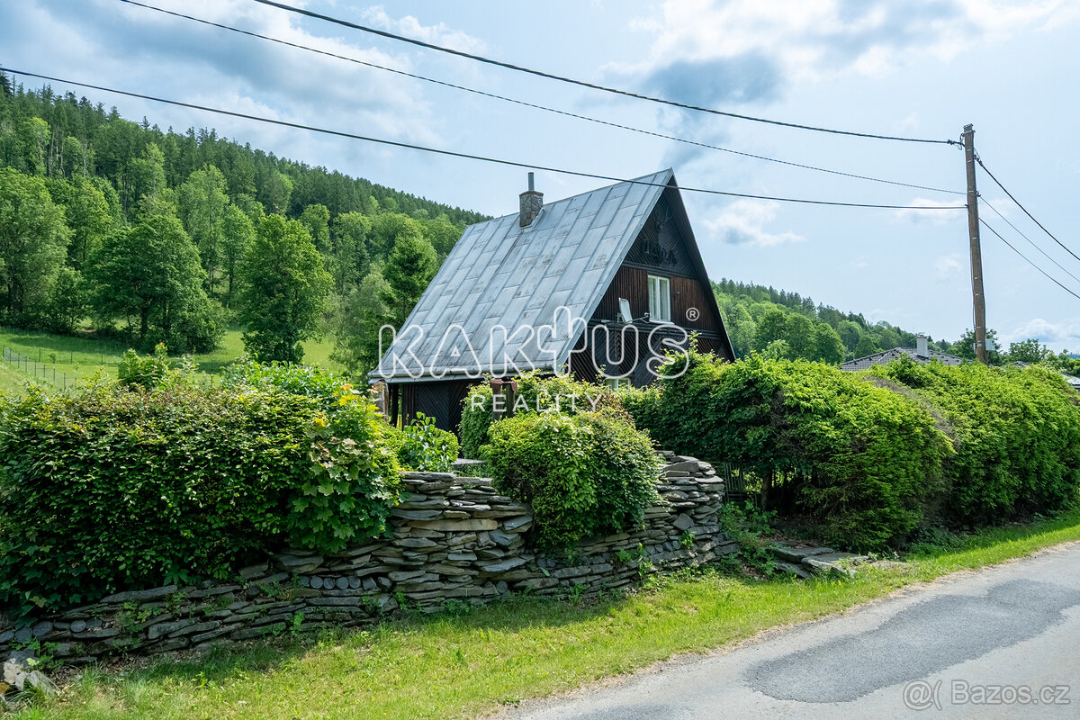 Prodej pozemku s možností výstavby RD o ploše 2870 m² v obci - 7