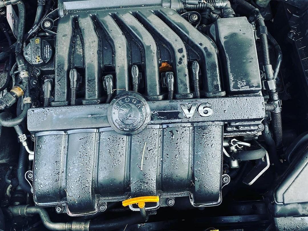 Veškeré náhradní díly Škoda Superb 2 kombi 12 CDVA NHZ LF9E - 7