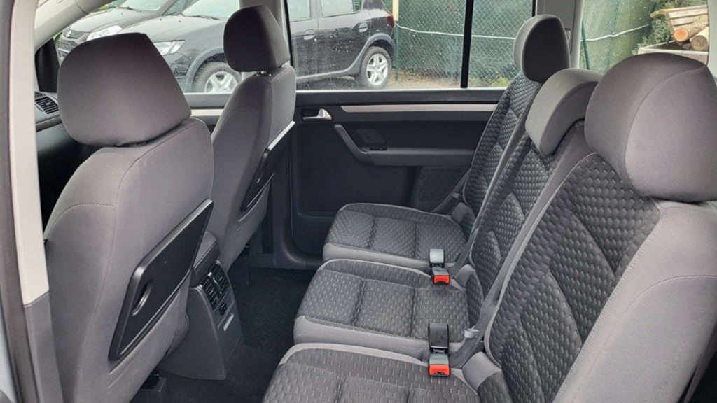 VOLKSWAGEN TOURAN 1.9TDI DSG TRENDLINE 77KW - 7