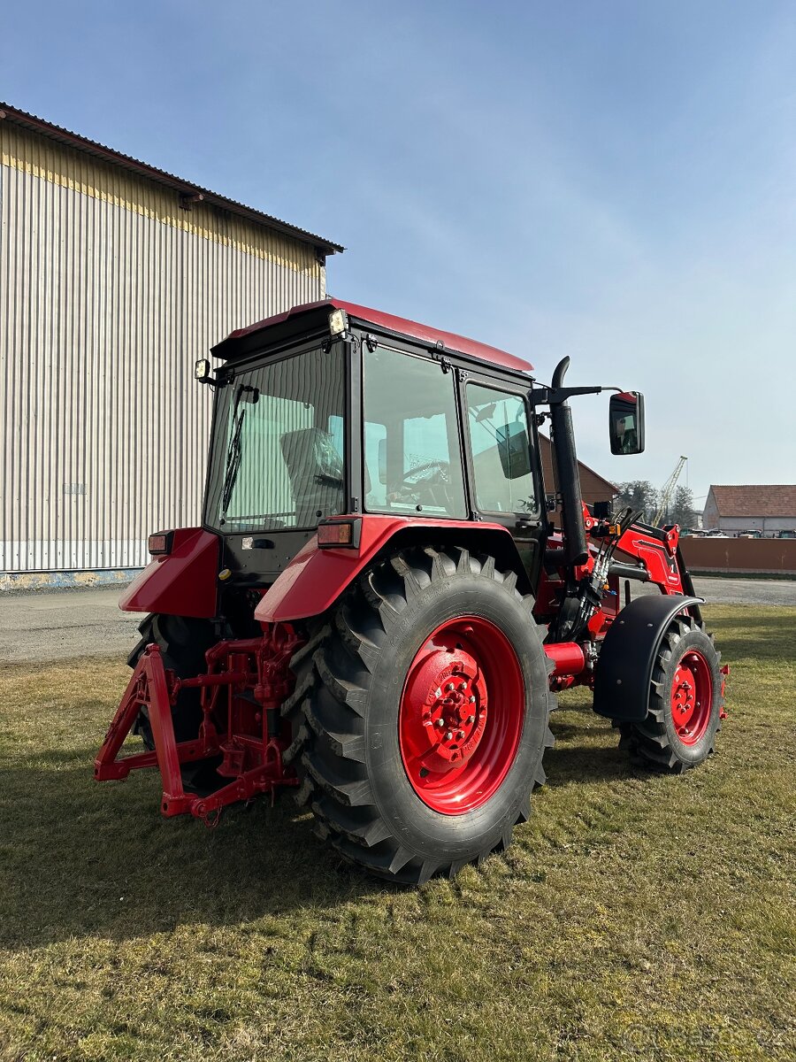 Traktor Belarus 820 s čelním nakladačem - 7