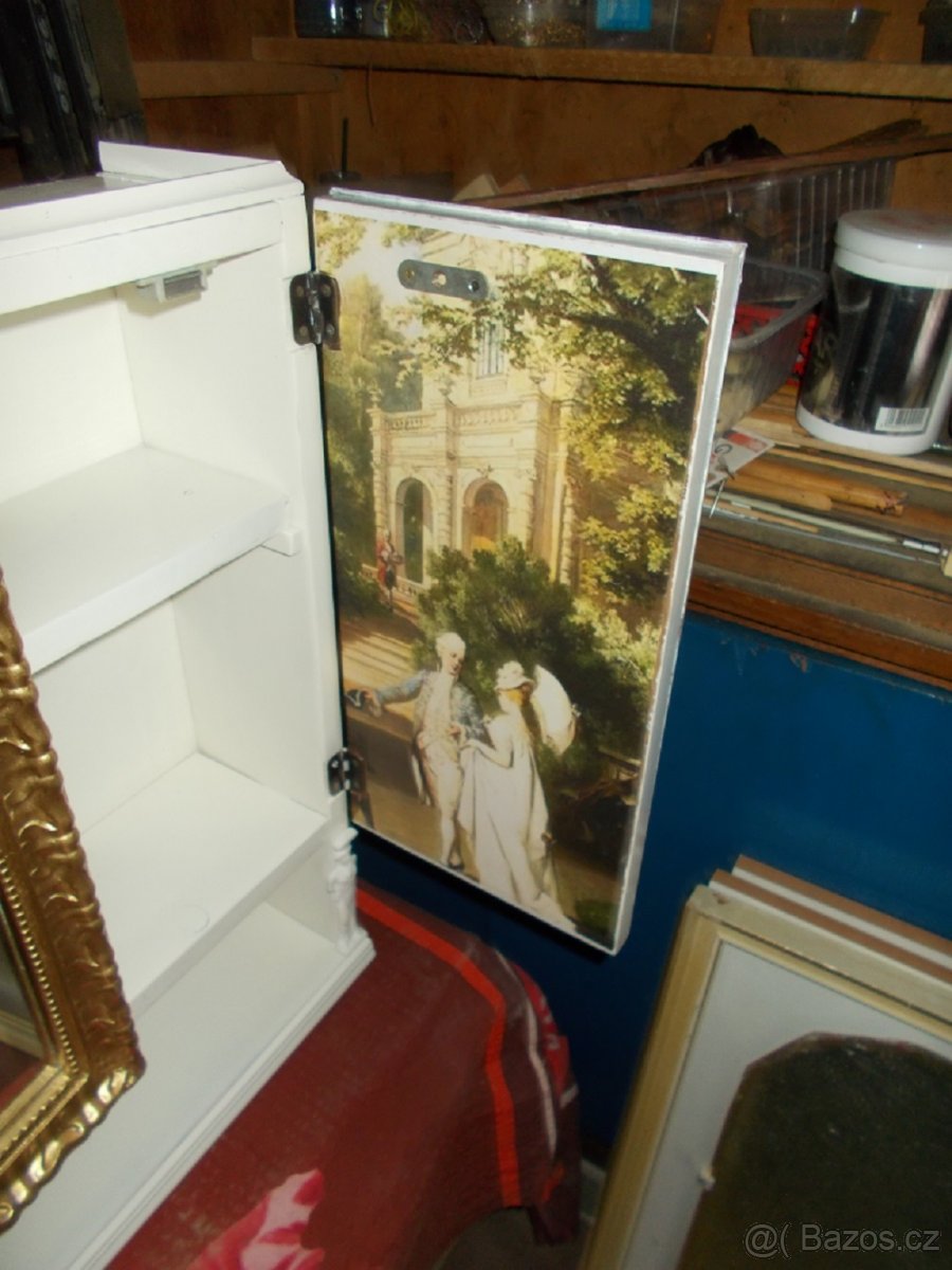 Skříňka se zrcadlem - 7