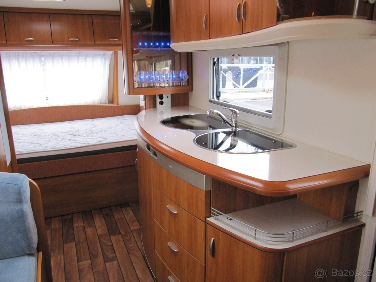Prodám karavan Hobby 440 sf,r.v.2008 + mover + předstan. - 7