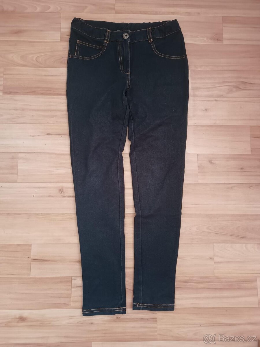 HOLKA kraťasy, legíny, kalhoty... 146 - 7