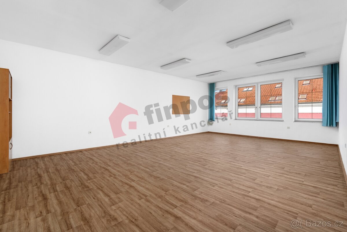 Prodej obchodních prostor 399 m2, centrum Břeclavi - 7