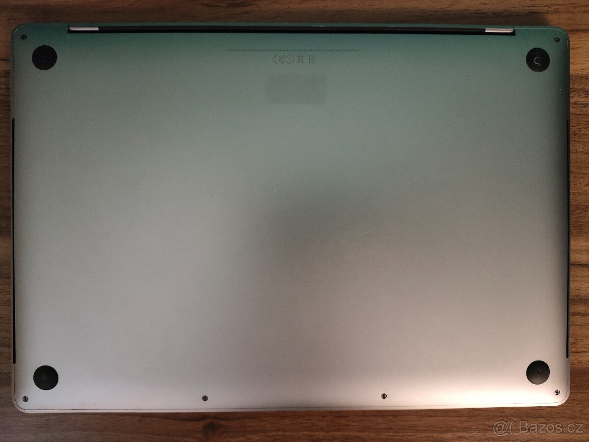 MacBook Pro 15.4" 2017 | i7 • 16GB • 256GB - 7