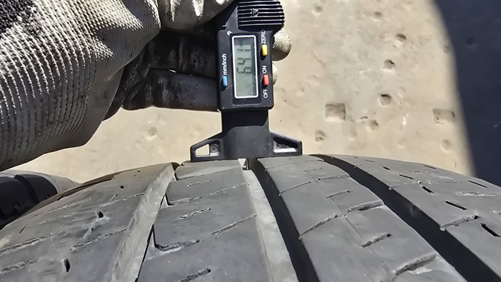 Letní pneu 235/65/16c Michelin - 7
