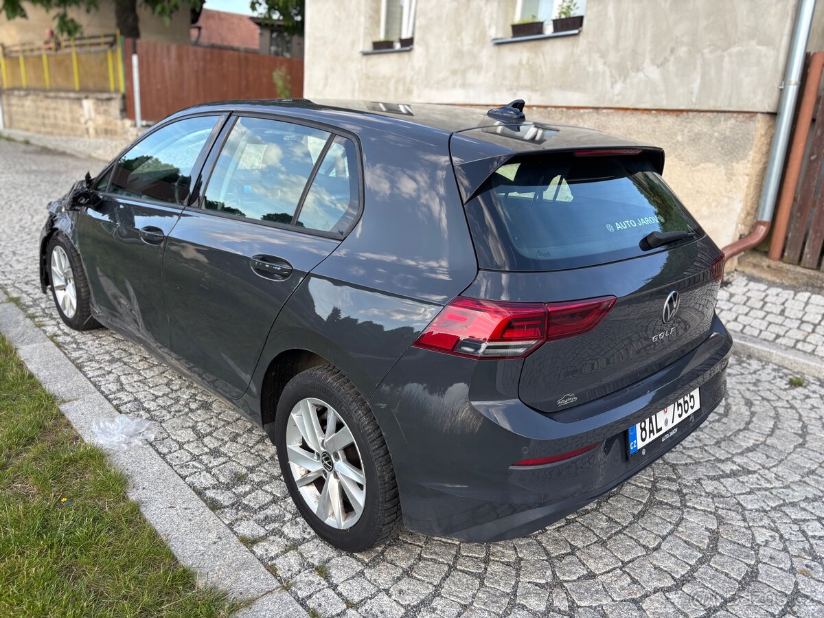 VW Golf 8 combi havarovaný / Odpočet DPH - 7