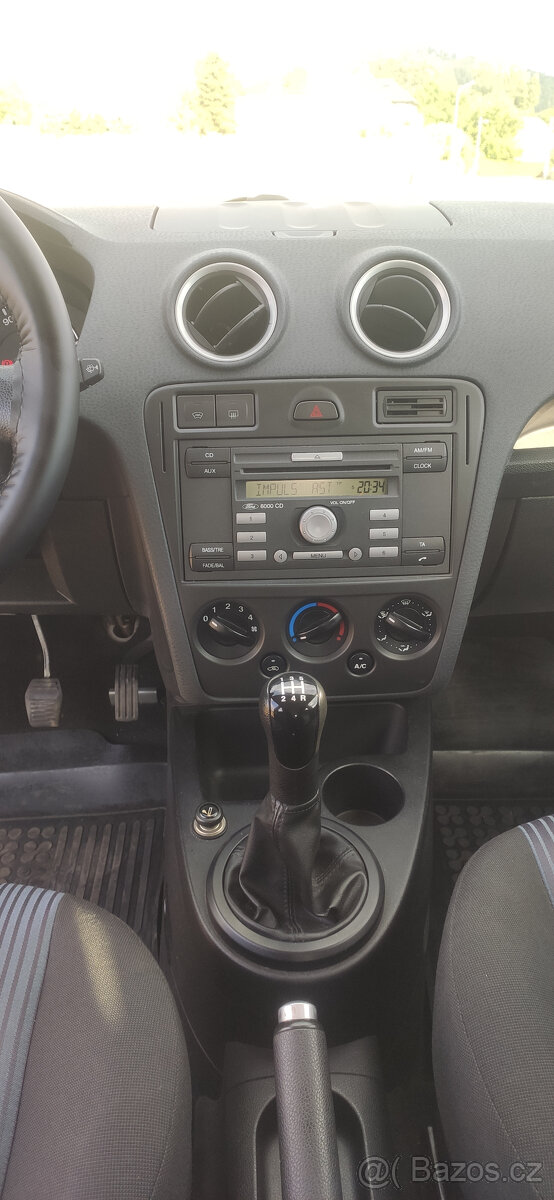Prodám Ford Fusion 1.4l benzín 59kW. - 7